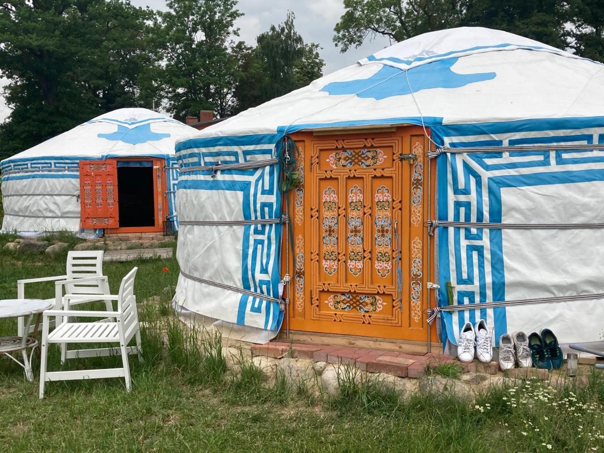Mongolische Jurte Im Art.Quartier Hotel Velgast Buitenkant foto